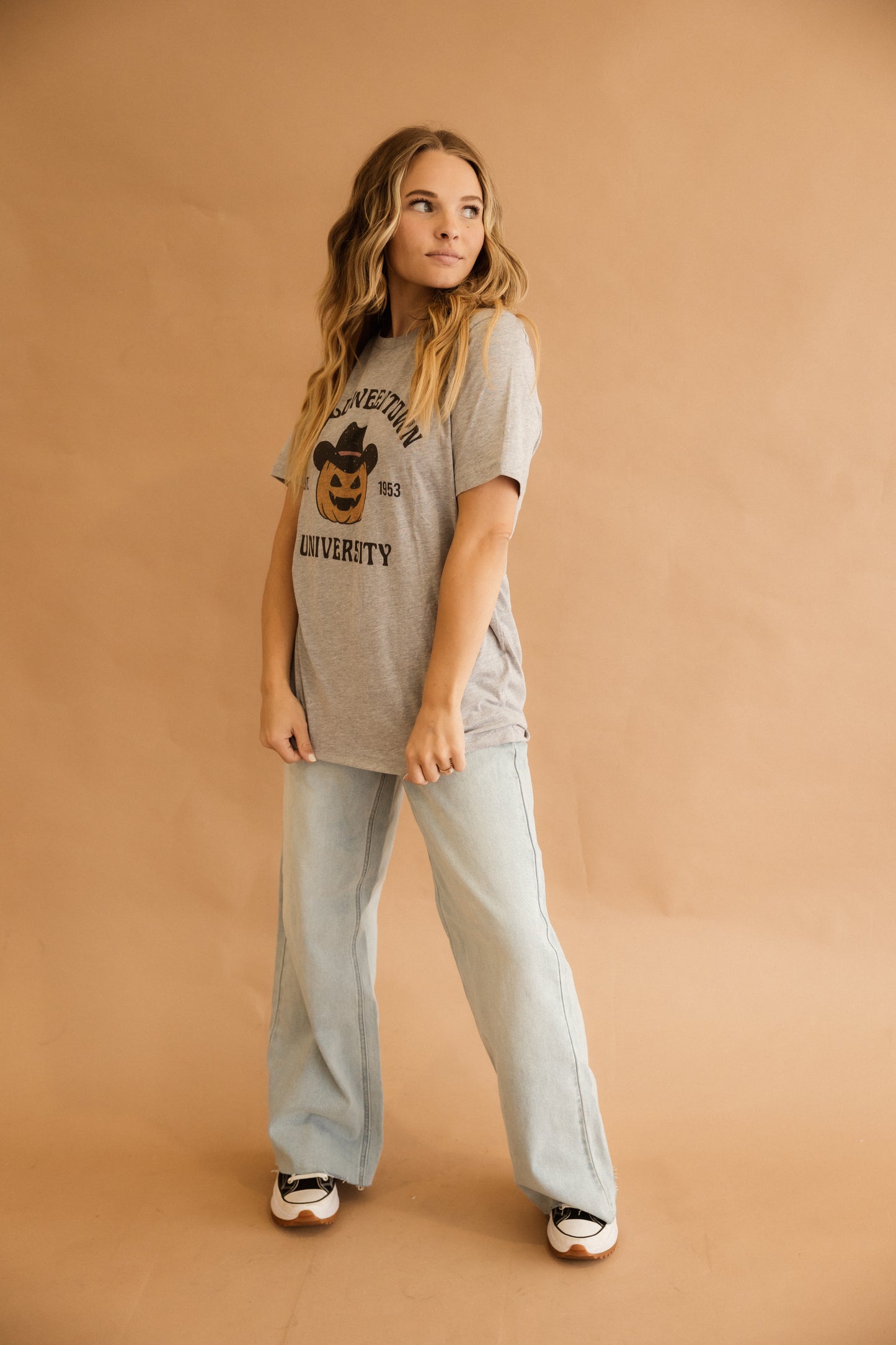 HALLOWEENTOWN UNI TEE - FINAL SALE