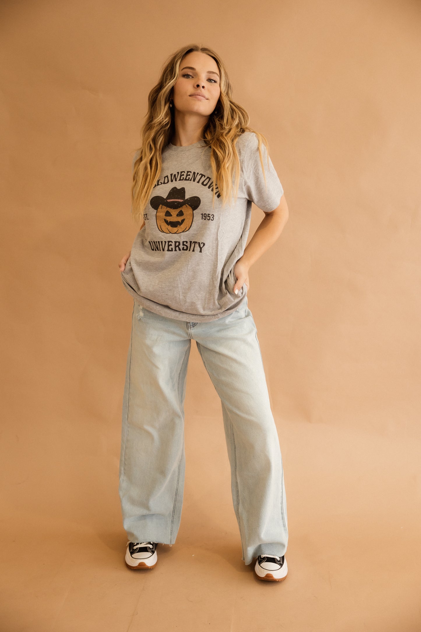 HALLOWEENTOWN UNI TEE - FINAL SALE