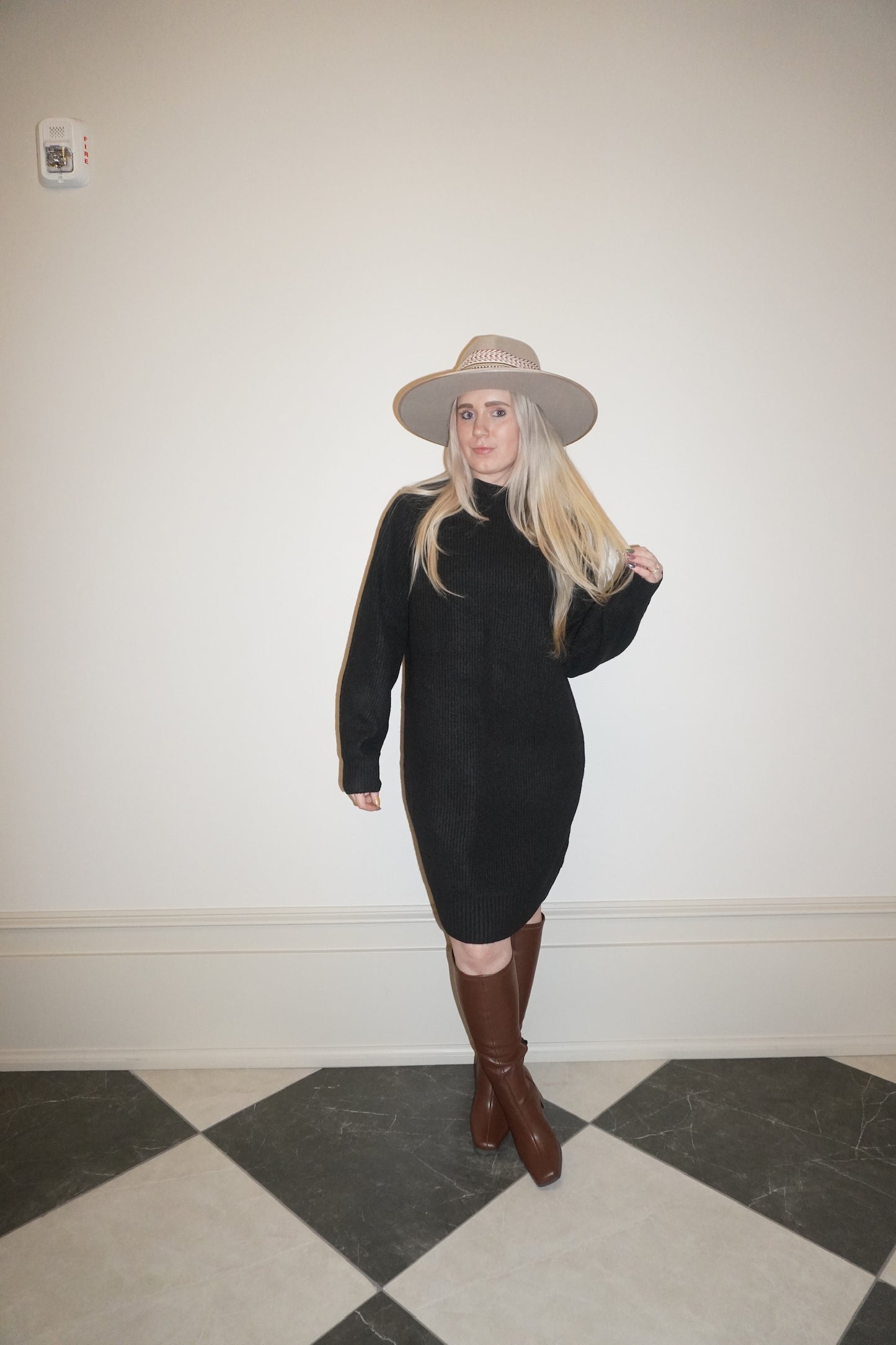 ESSENTIAL SWEATER - DRESS