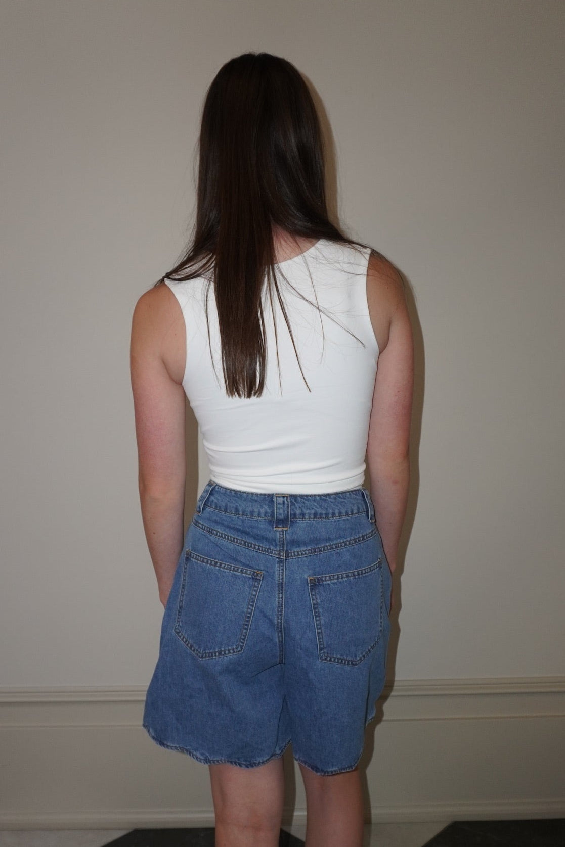 SHORT & SCALLOPED - DENIM SHORTS
