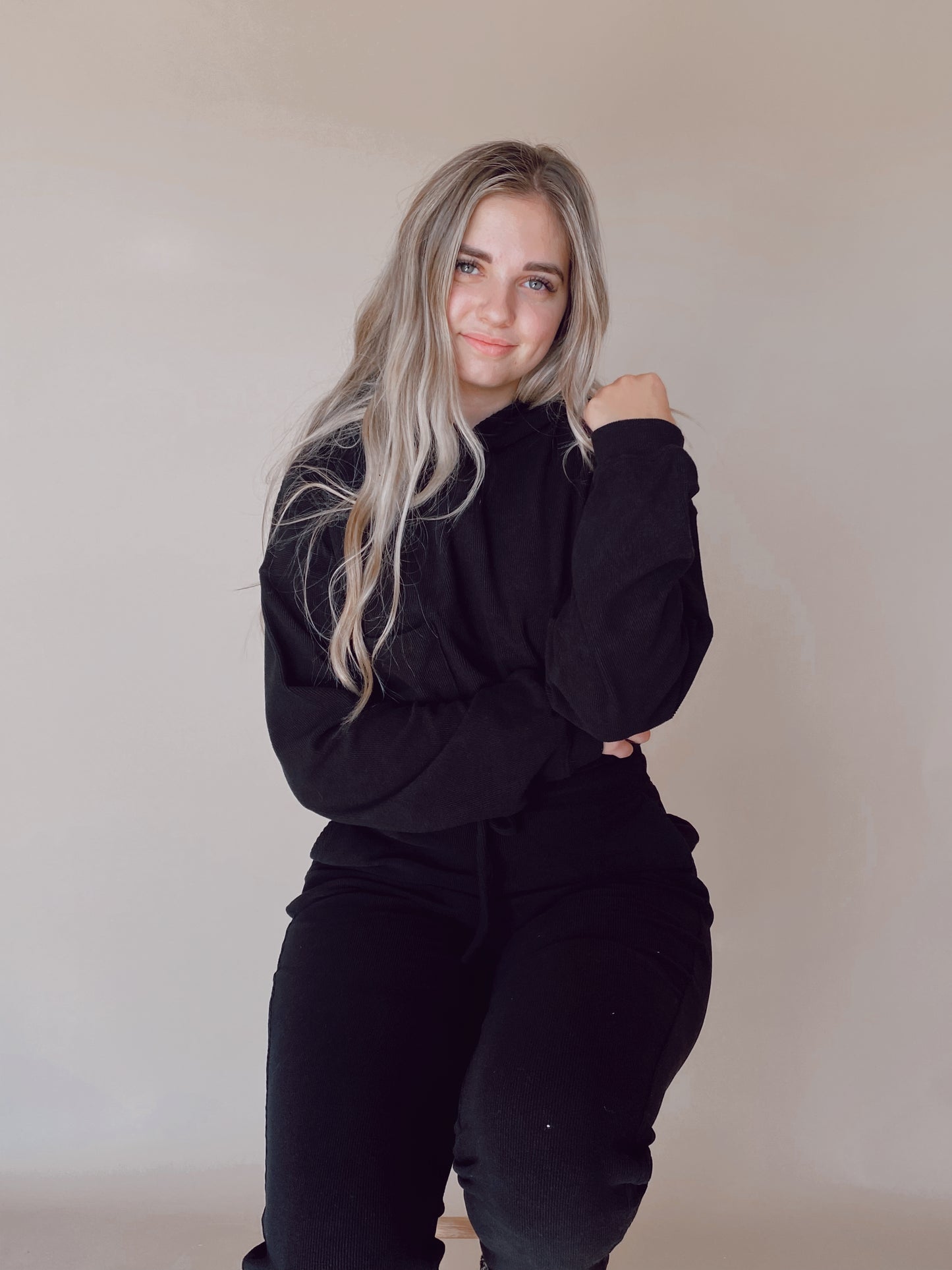 DEEP IN THE POCKET CROPPED - HOODIE