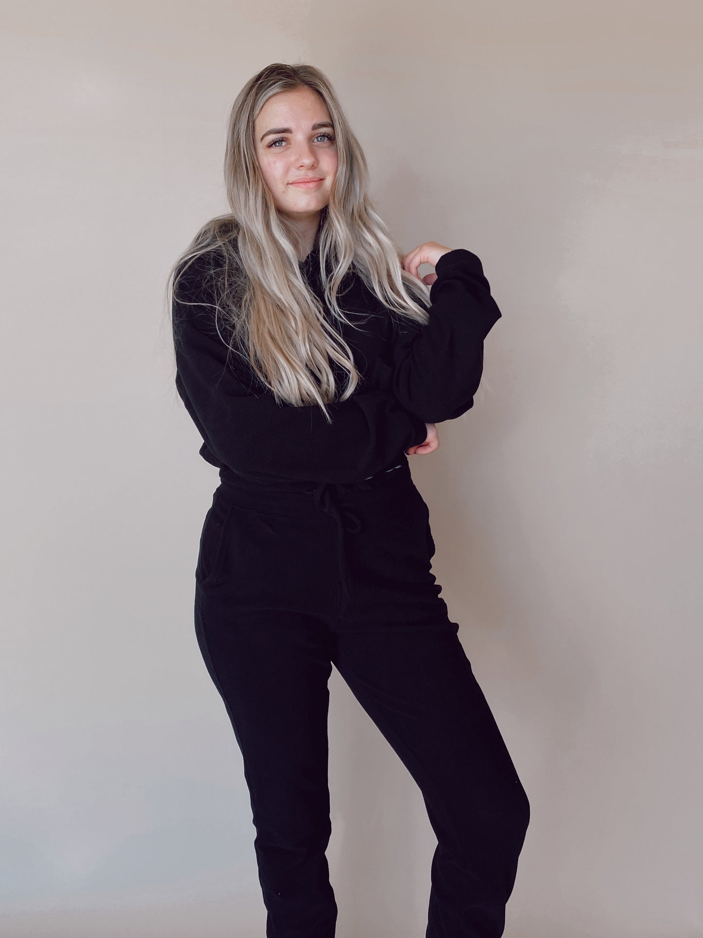 DEEP IN THE POCKET CROPPED - HOODIE