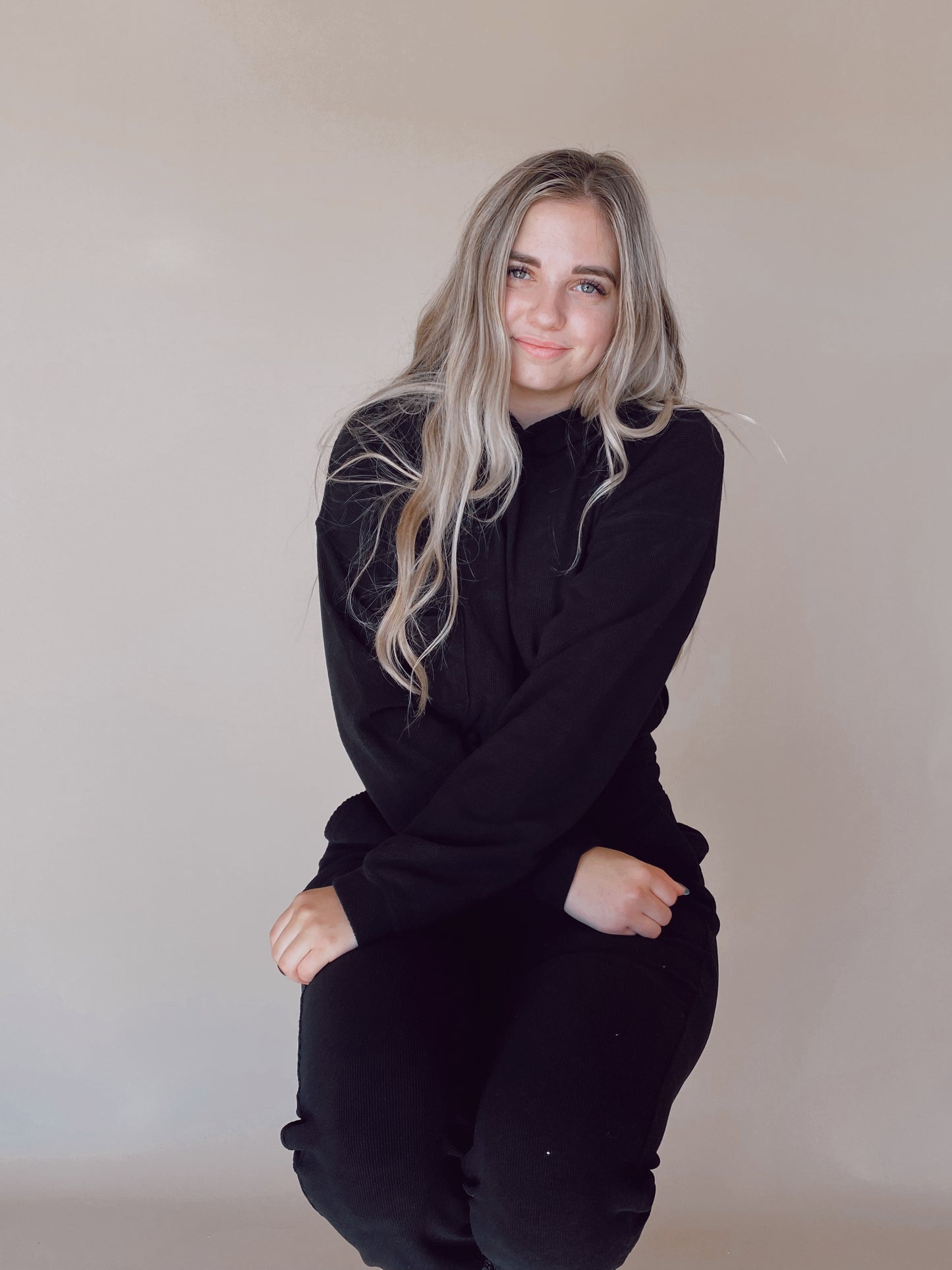 DEEP IN THE POCKET CROPPED - HOODIE