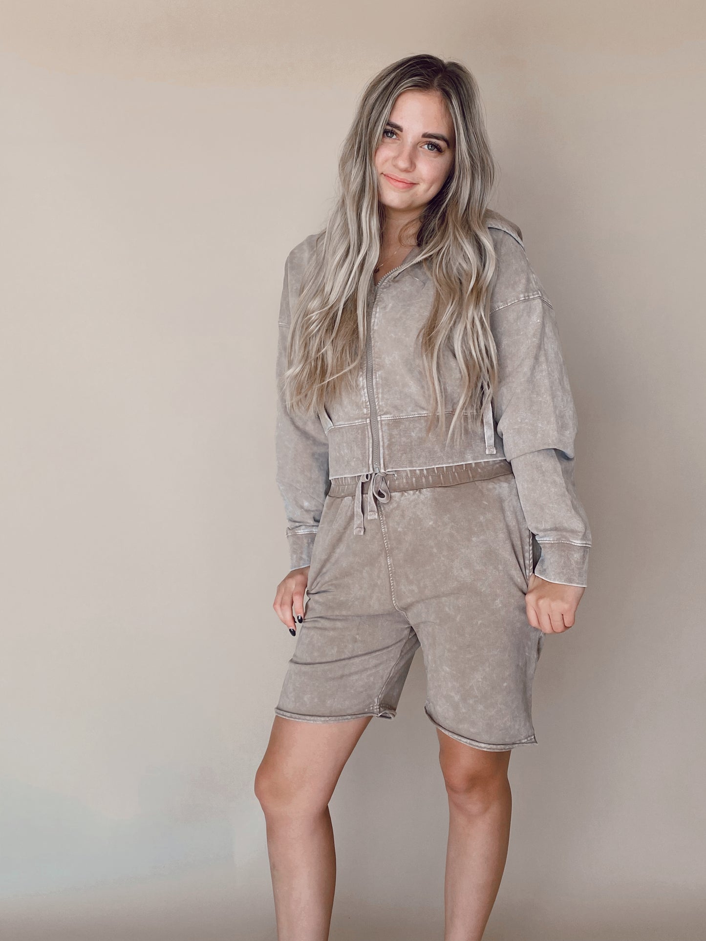MARBLED BEIGE - SHORTS