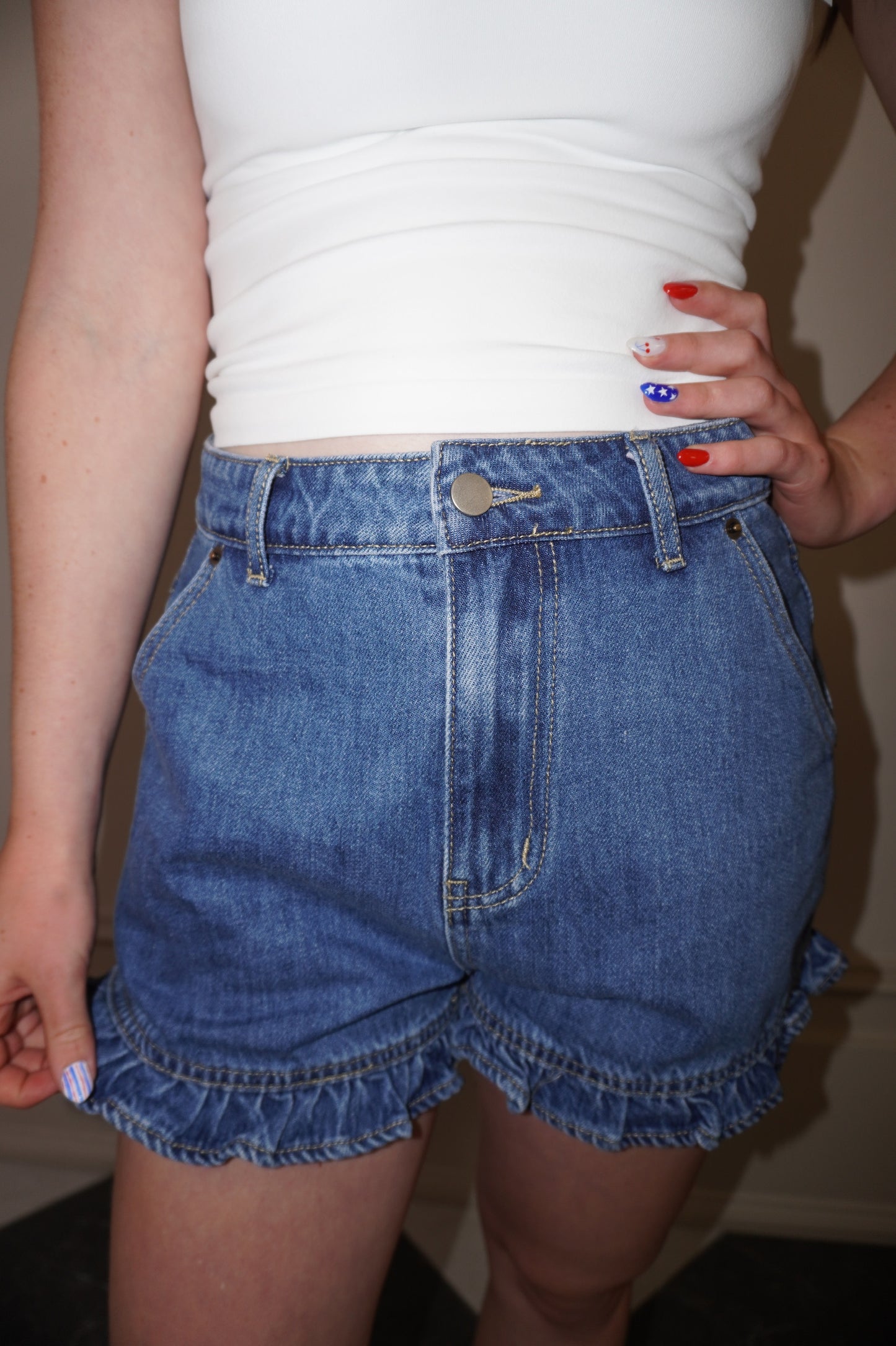 RUFFLE ME UP - DENIM SHORTS
