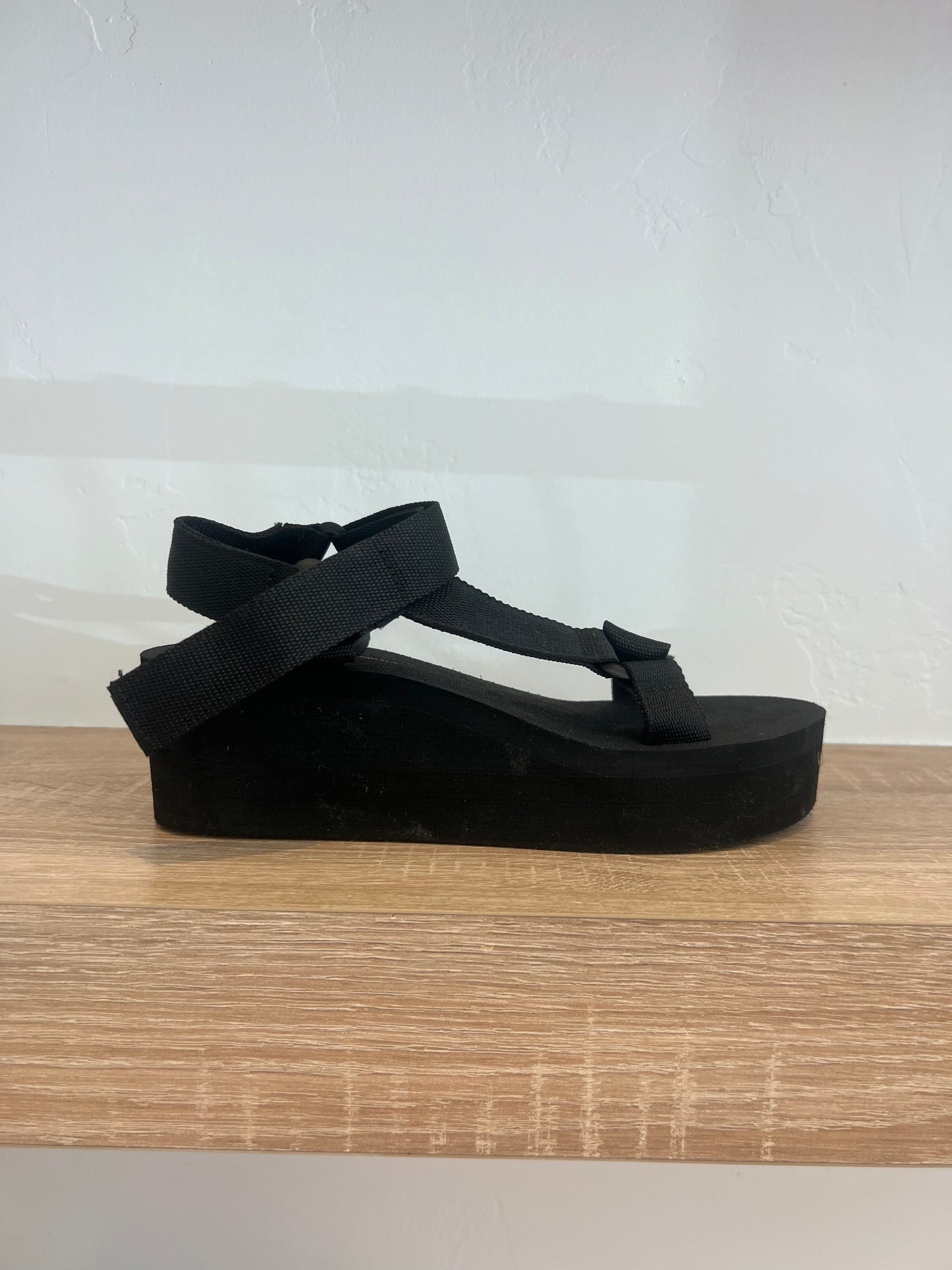 ISLA PLATFORM SANDALS - FINAL SALE